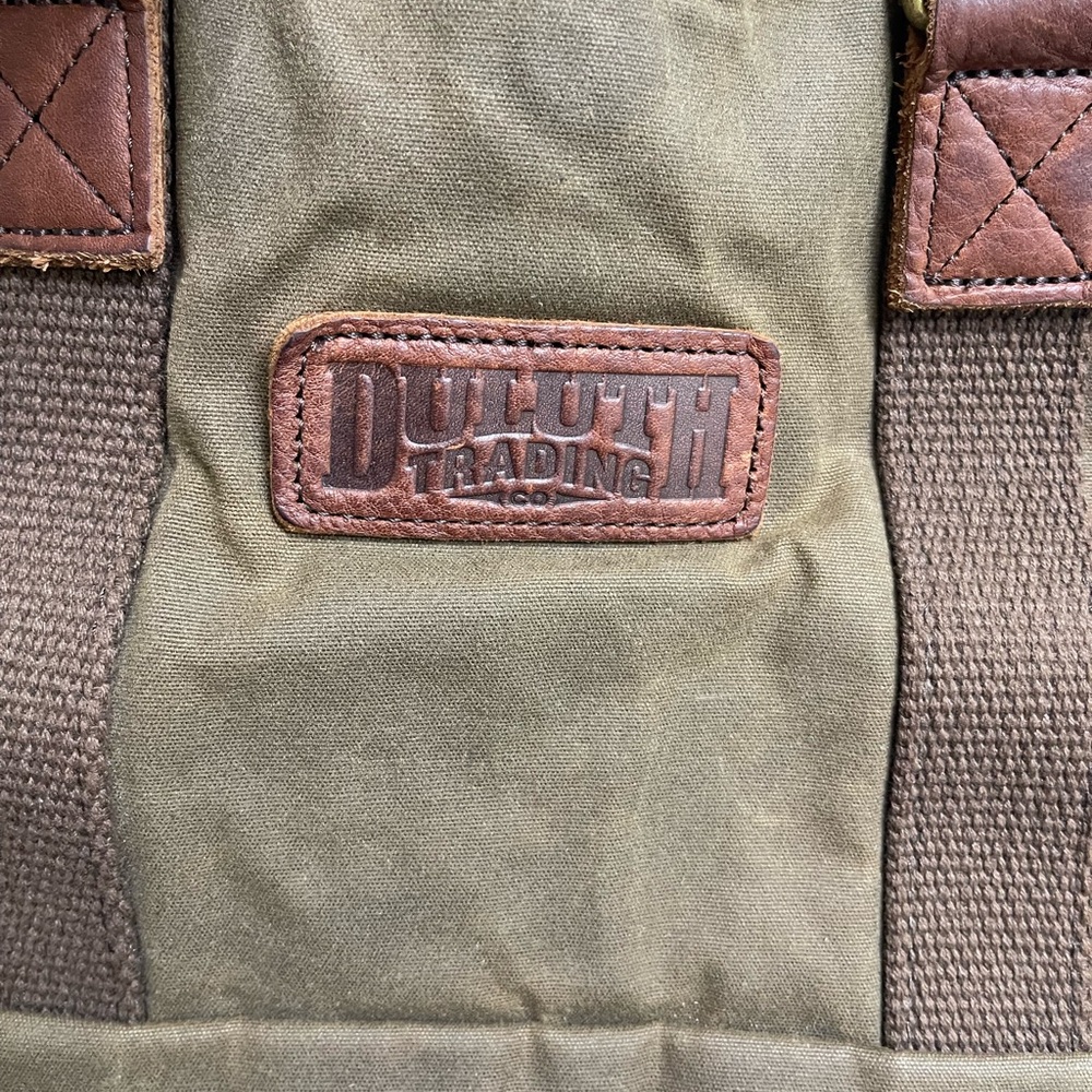 Duluth Trading Women's Oil Cloth Day Tote Bag green brown leather handles - Picture 3 of 13